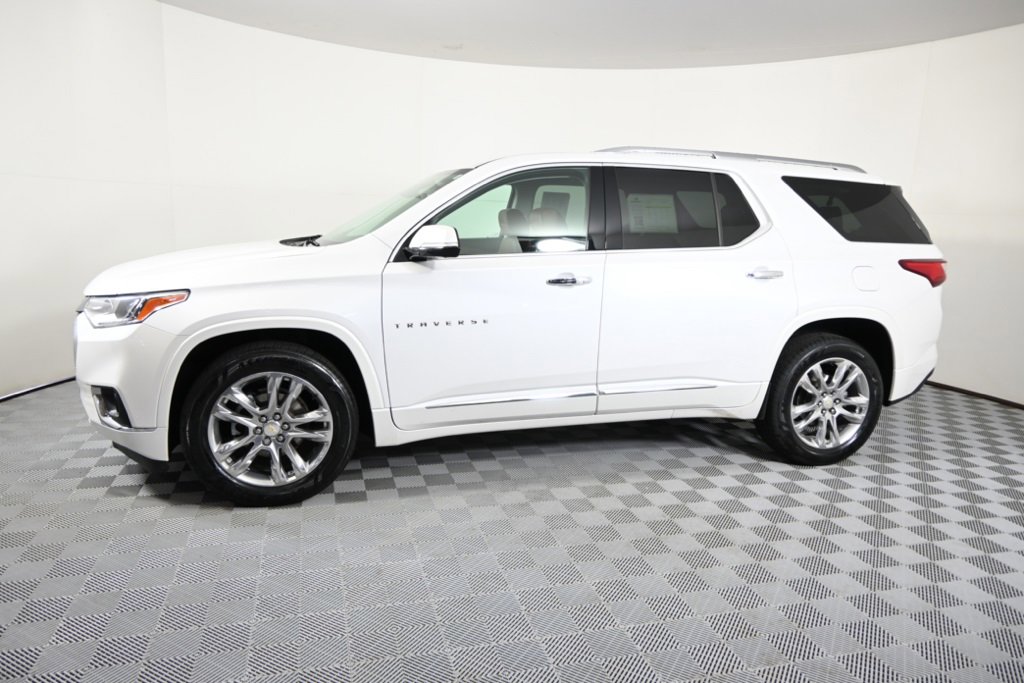 Used 2020 Chevrolet Traverse High Country with VIN 1GNEVNKW2LJ247807 for sale in Forest Lake, Minnesota