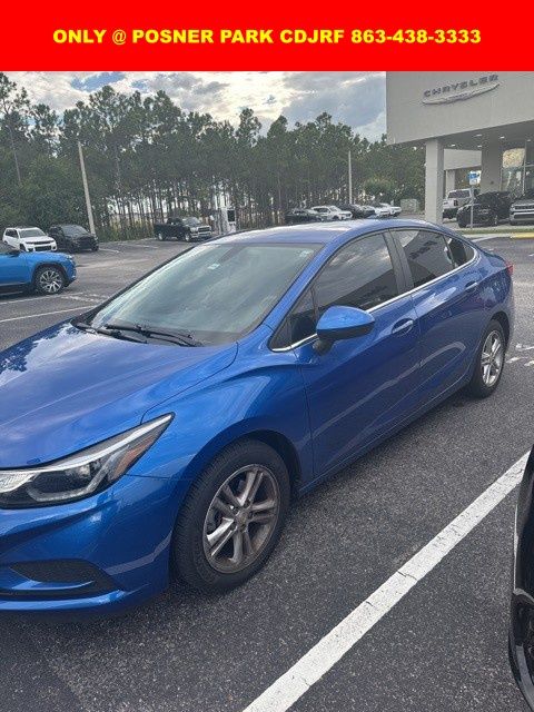 2017 Chevrolet Cruze LT photo 4
