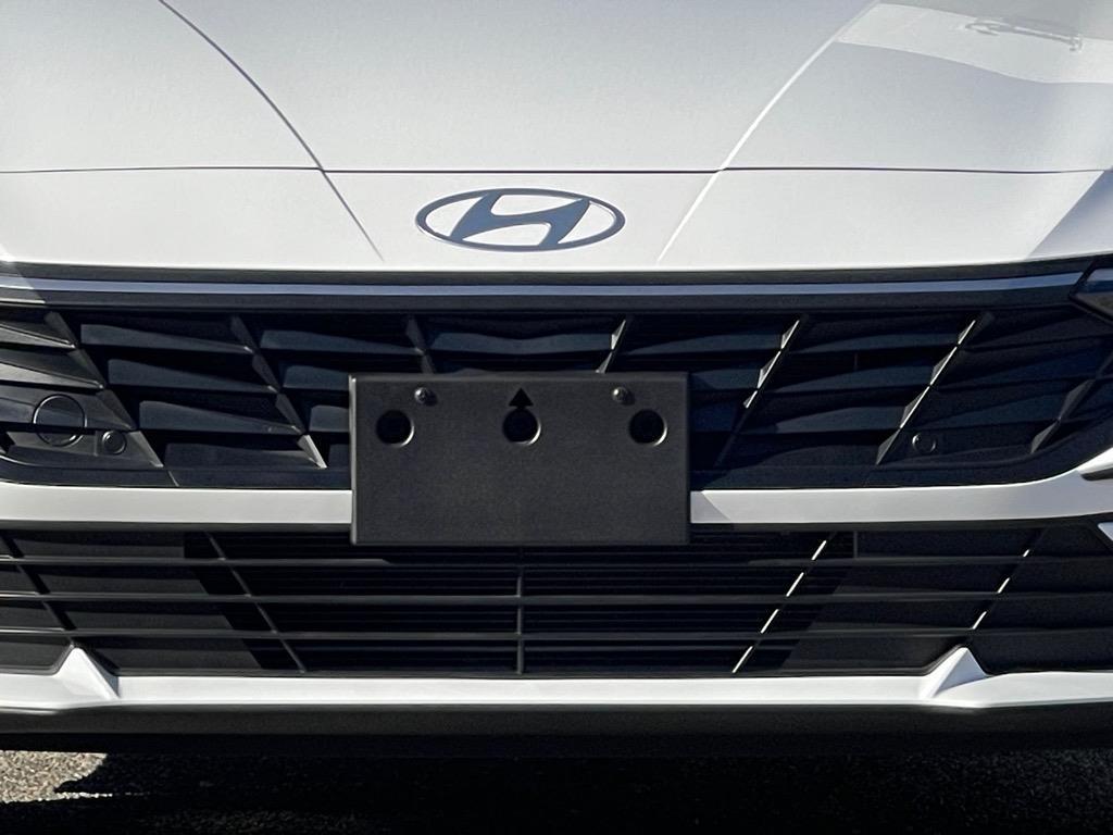2024 Hyundai Elantra SEL photo 4