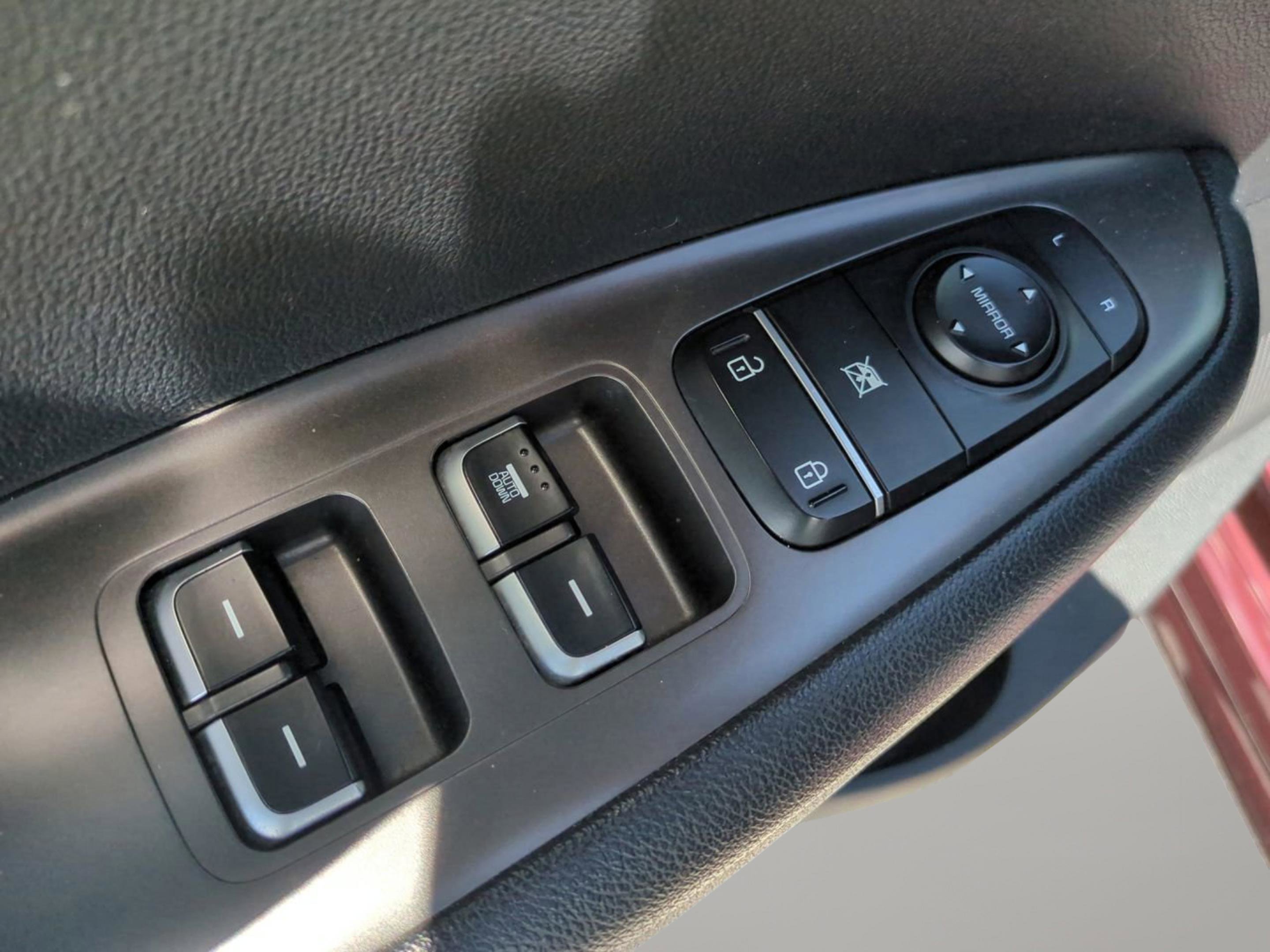 2020 Kia Optima LX photo 23