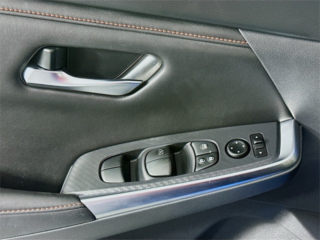 2024 Nissan Sentra SR photo 17