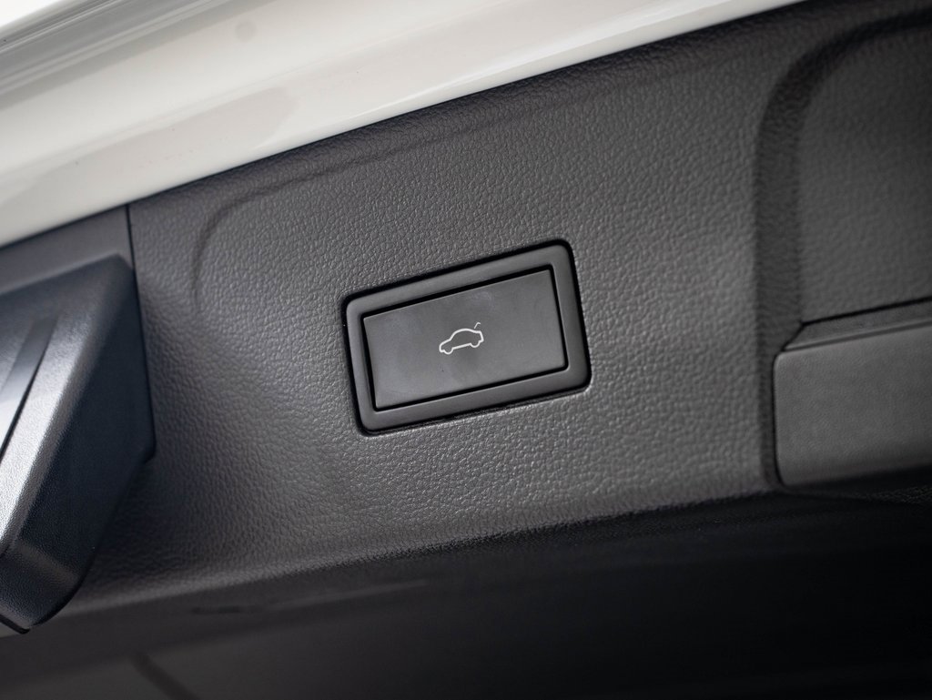 2025 Volkswagen Atlas Peak Edition SE photo 18