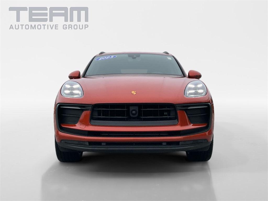 2023 Porsche Macan Base photo 2