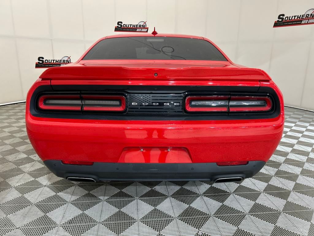 2015 Dodge Challenger SXT Plus photo 11