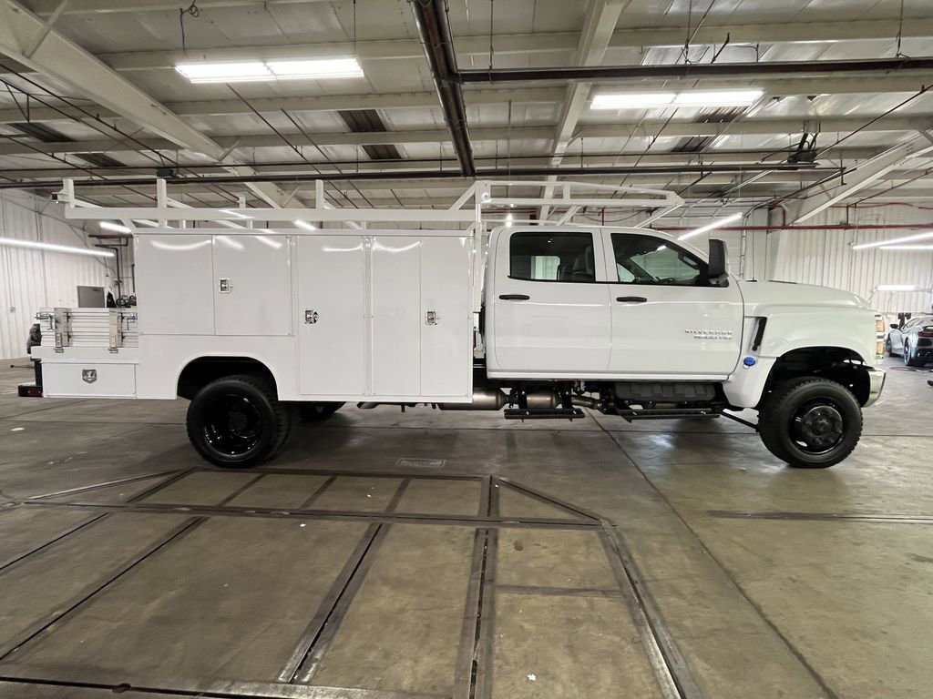 2024 Chevrolet Silverado 5500HD Work Truck photo 4