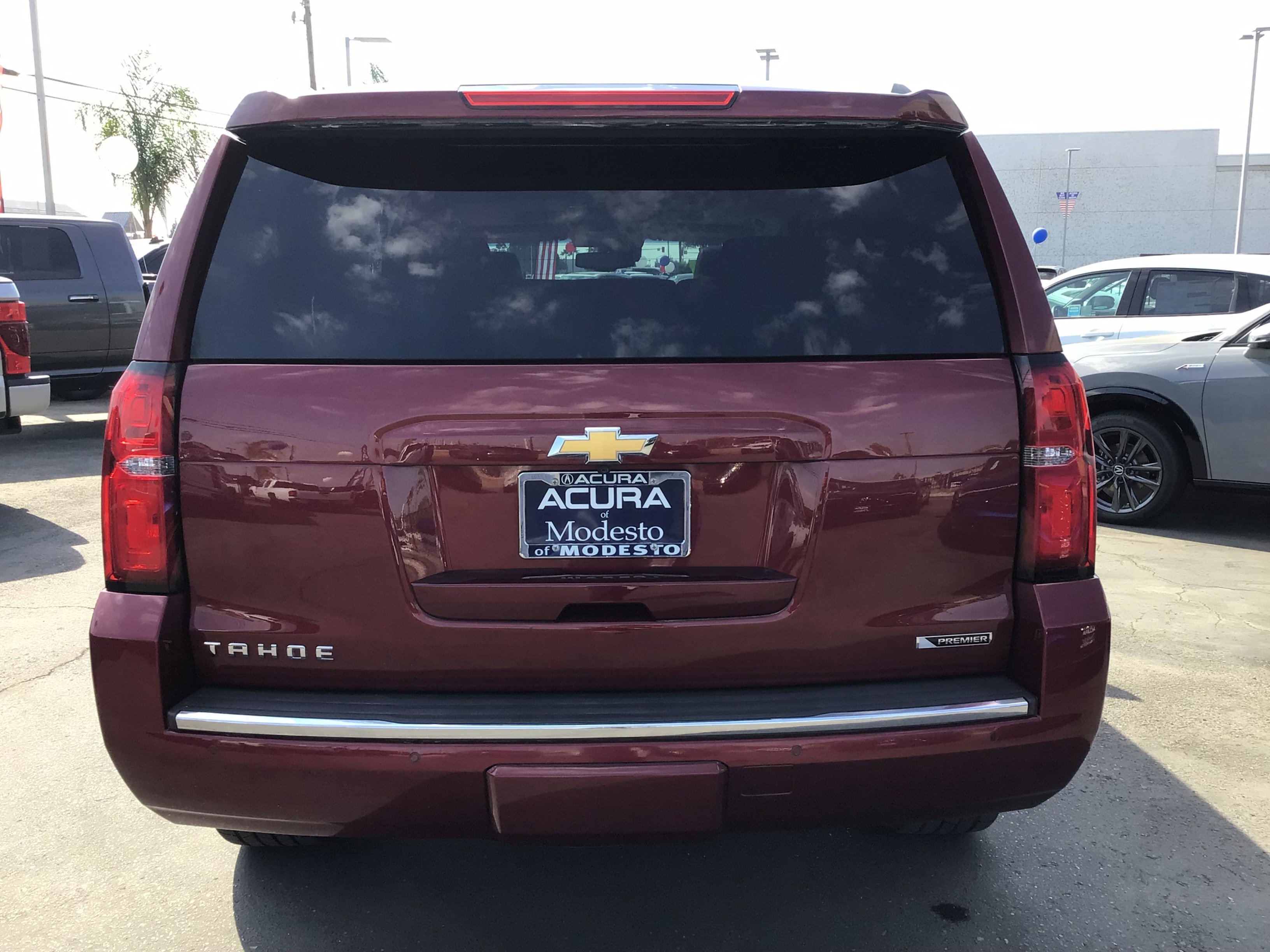 2018 Chevrolet Tahoe Premier photo 3