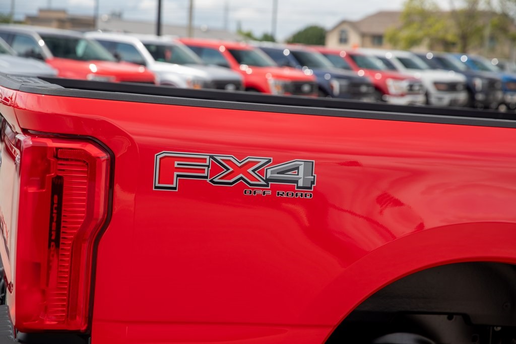 2025 Ford F-350 XLT photo 8