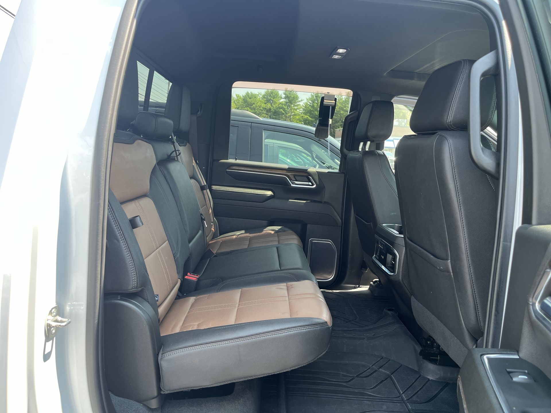 2024 Chevrolet Silverado 2500HD High Country photo 4
