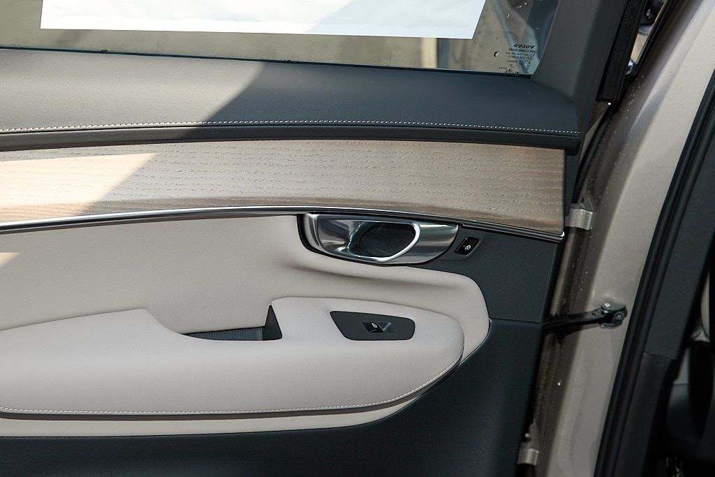 2026 VOLVO XC90 - Image 18