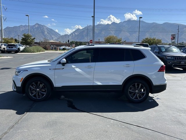 2022 Volkswagen Tiguan SE photo 9