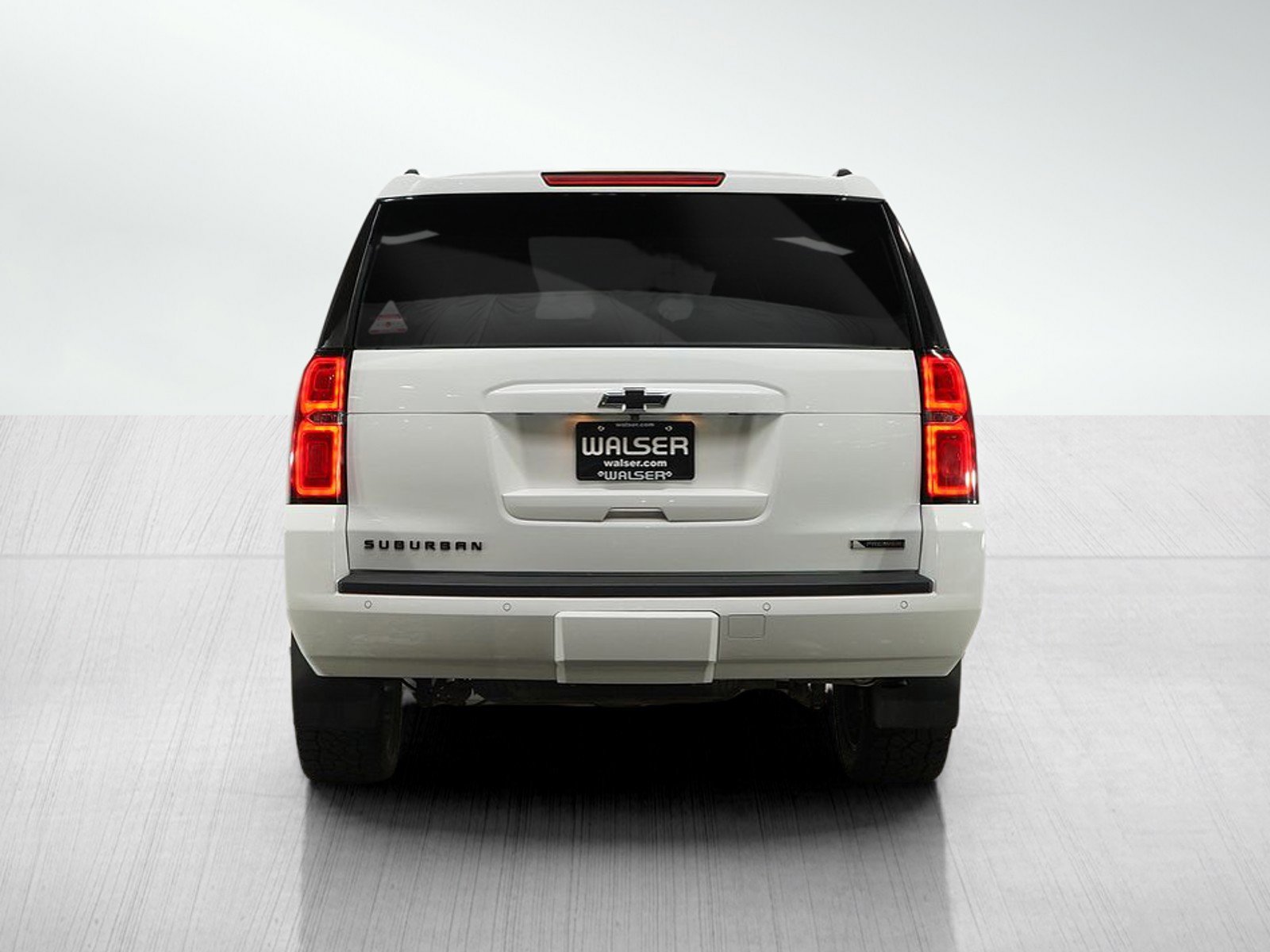 2018 Chevrolet Suburban Premier photo 3