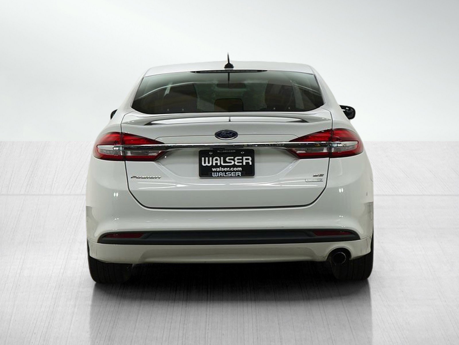 2017 Ford Fusion SE photo 4