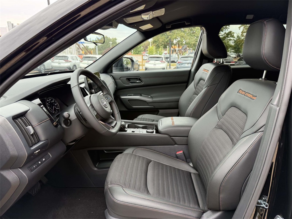 2025 Nissan Pathfinder Rock Creek photo 14