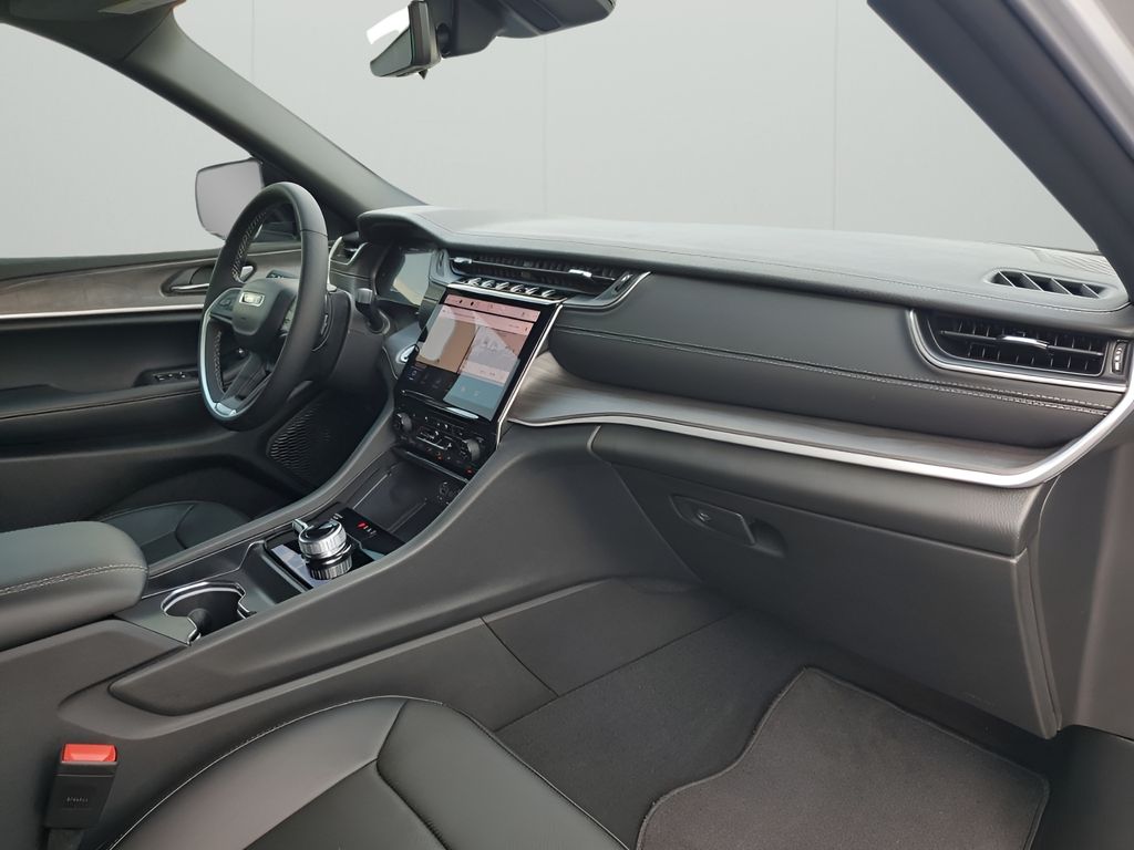 2025 Jeep Grand Cherokee Limited photo 12