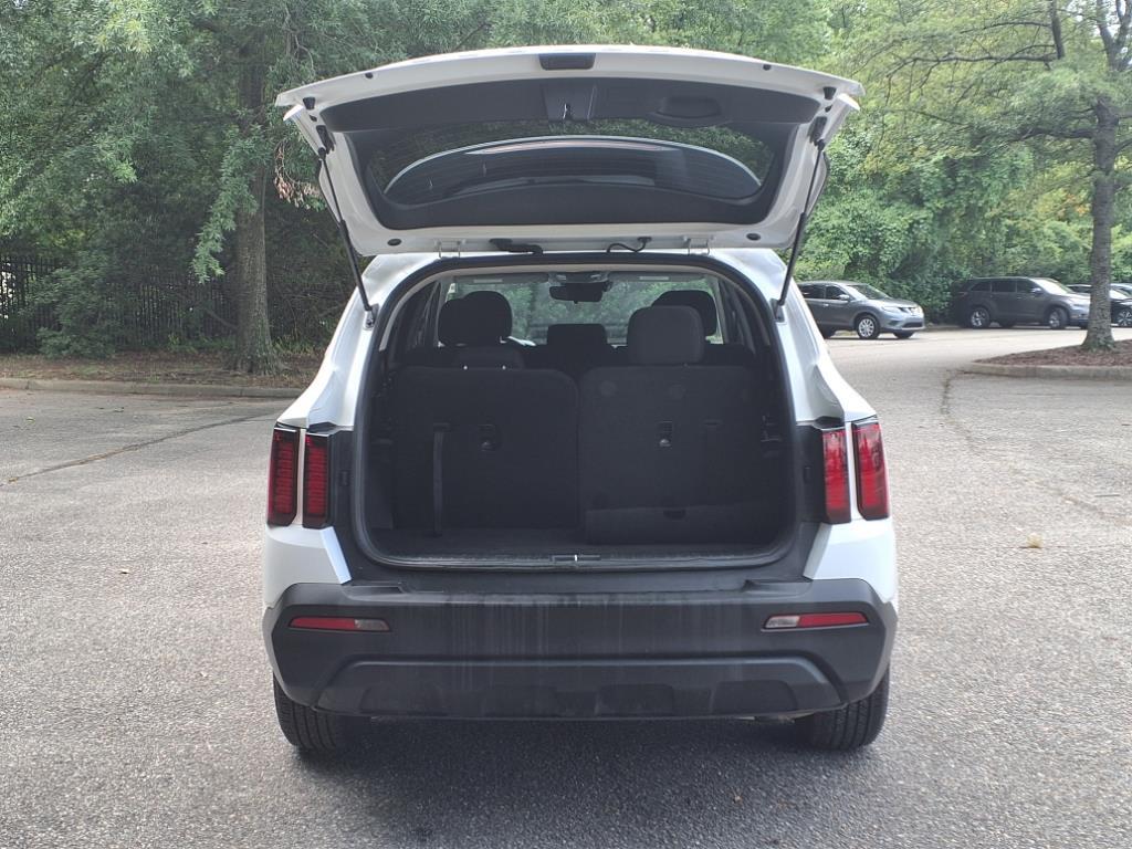 2022 Kia Sorento LX photo 7