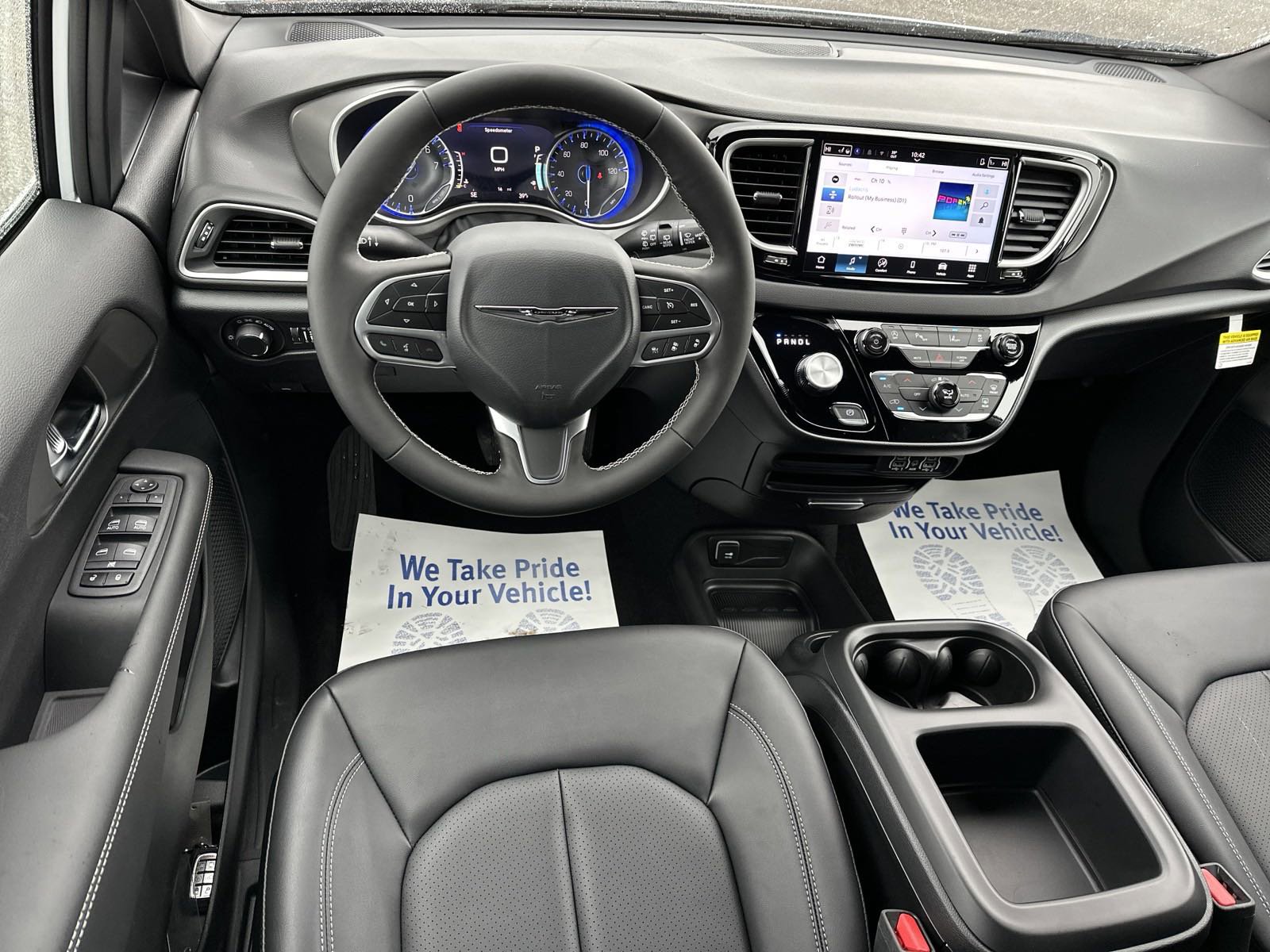 2025 Chrysler Voyager LX photo 22