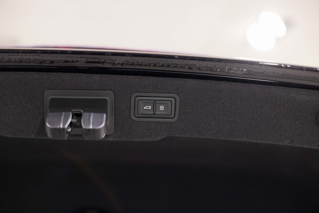 2024 AUDI A8 L - Image 18