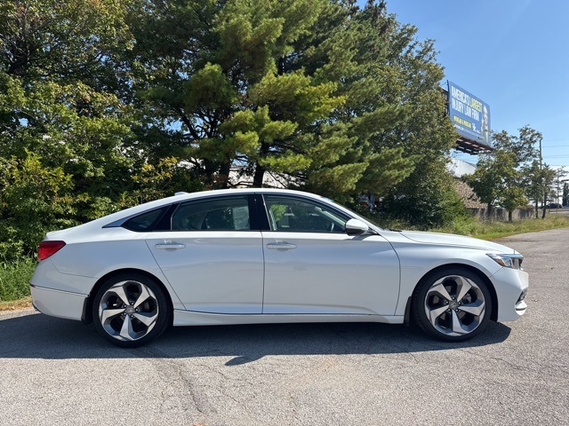 2018 Honda Accord Touring photo 4