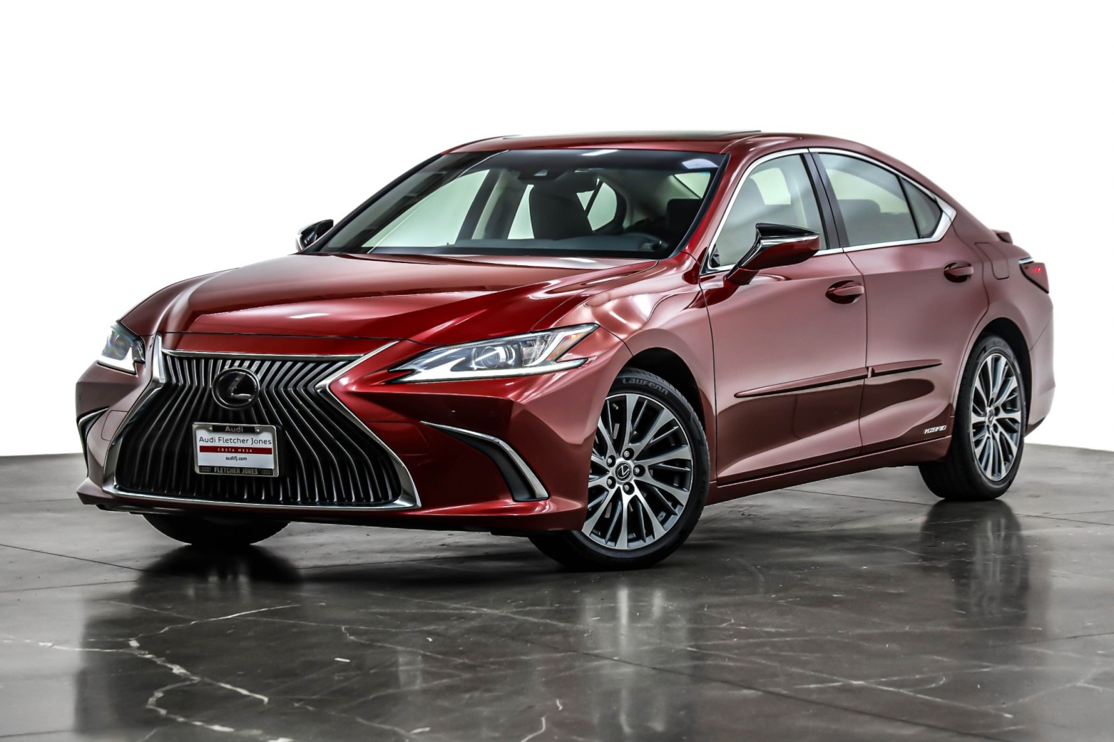 2019 Lexus ES Hybrid 300h's photo