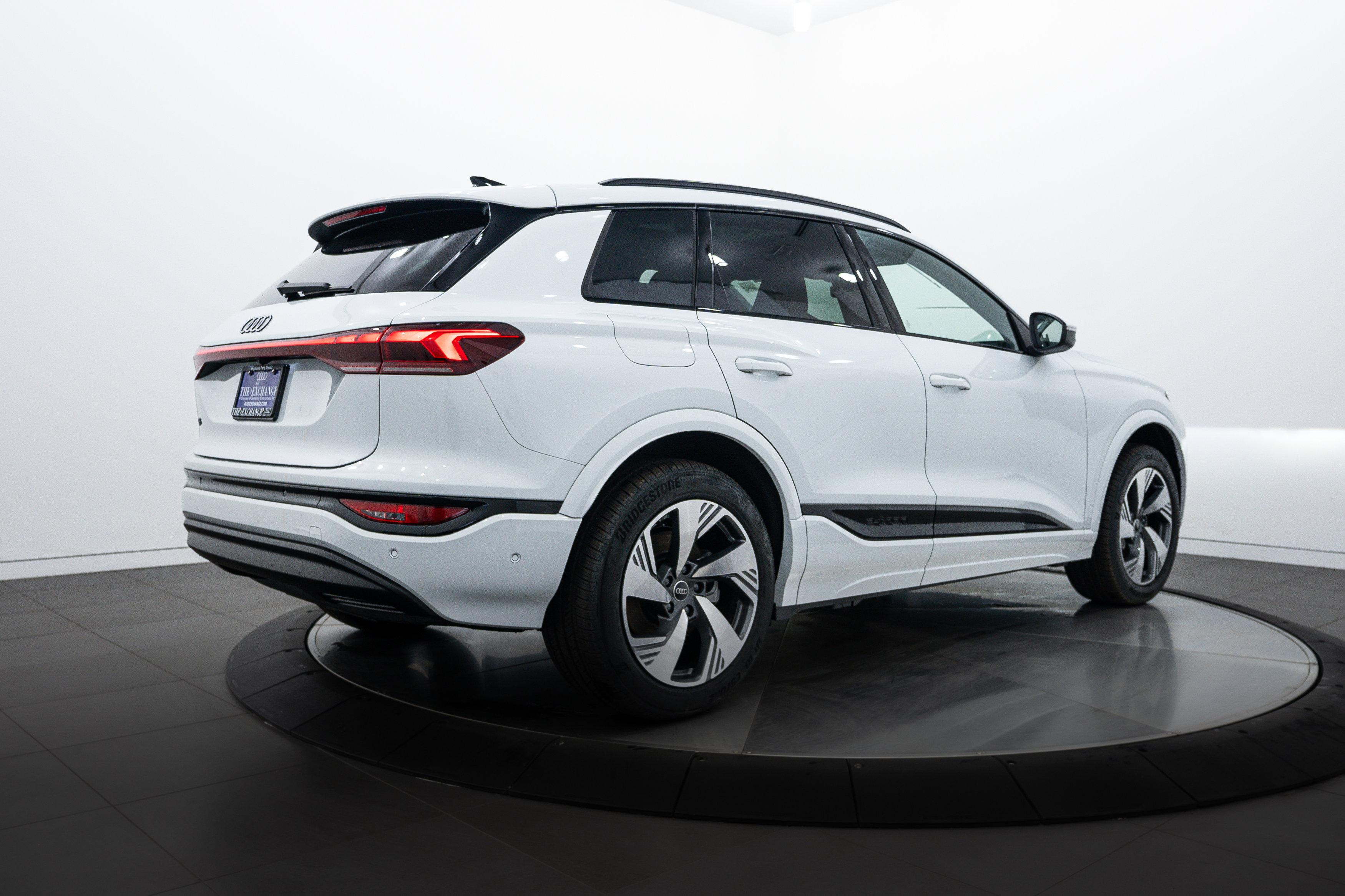 2025 Audi Q6 E-tron Premium Plus photo 4
