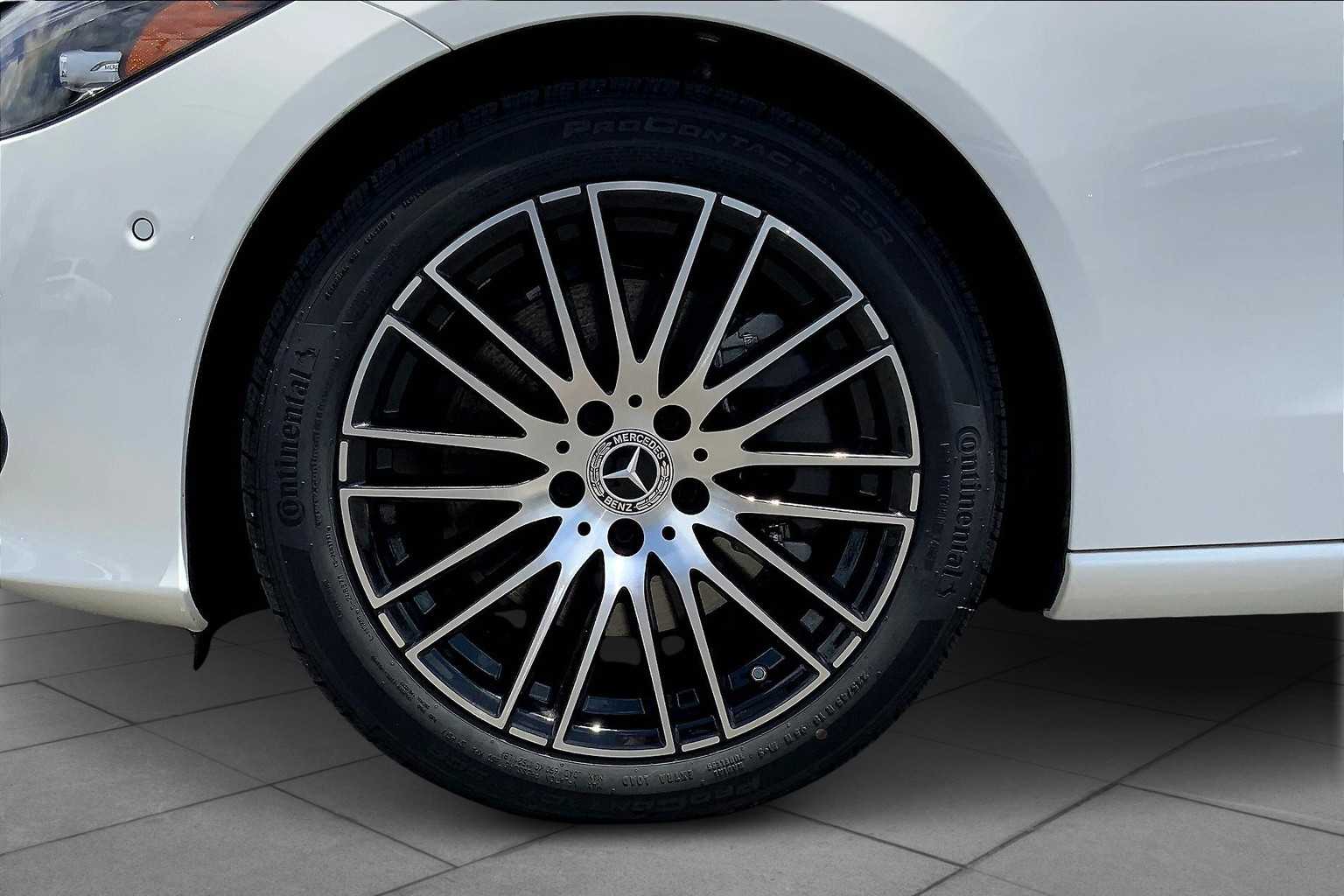 2025 Mercedes Benz C 300 photo 18