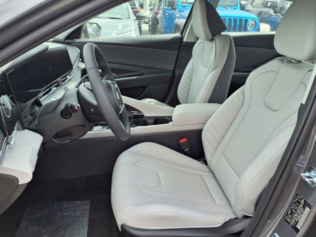2025 Hyundai Elantra Hybrid Limited photo 4
