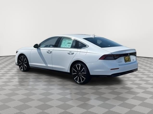 2025 Honda Accord Hybrid Touring photo 3