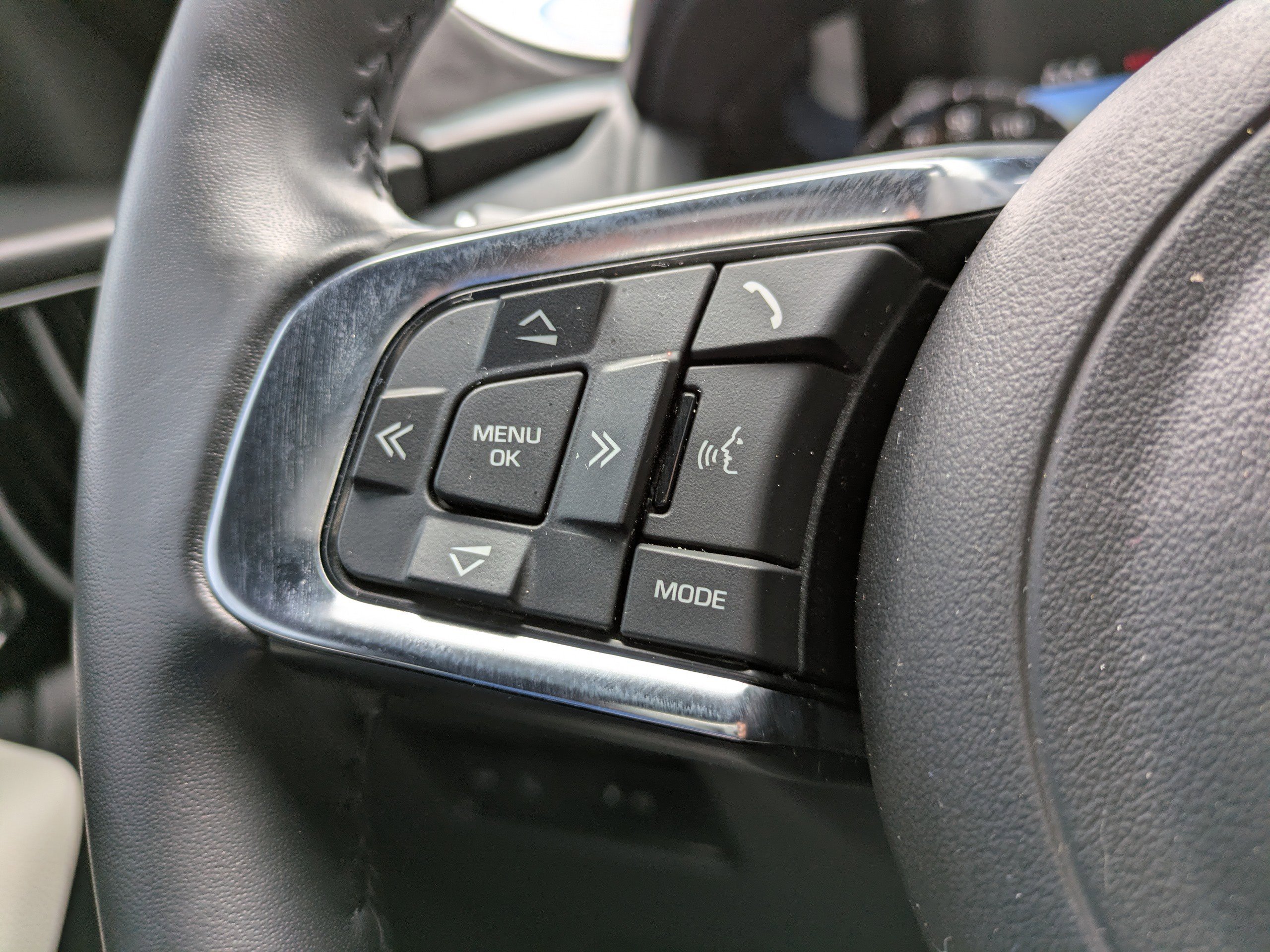 2019 Jaguar F-PACE S photo 23