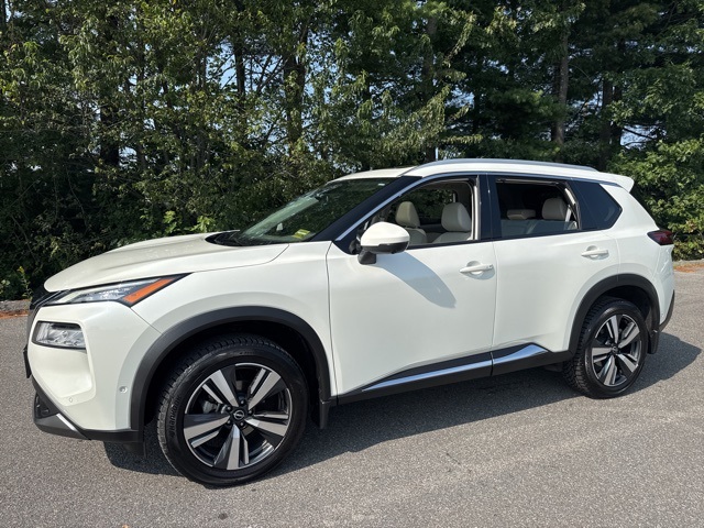 2023 Nissan Rogue SL photo 3