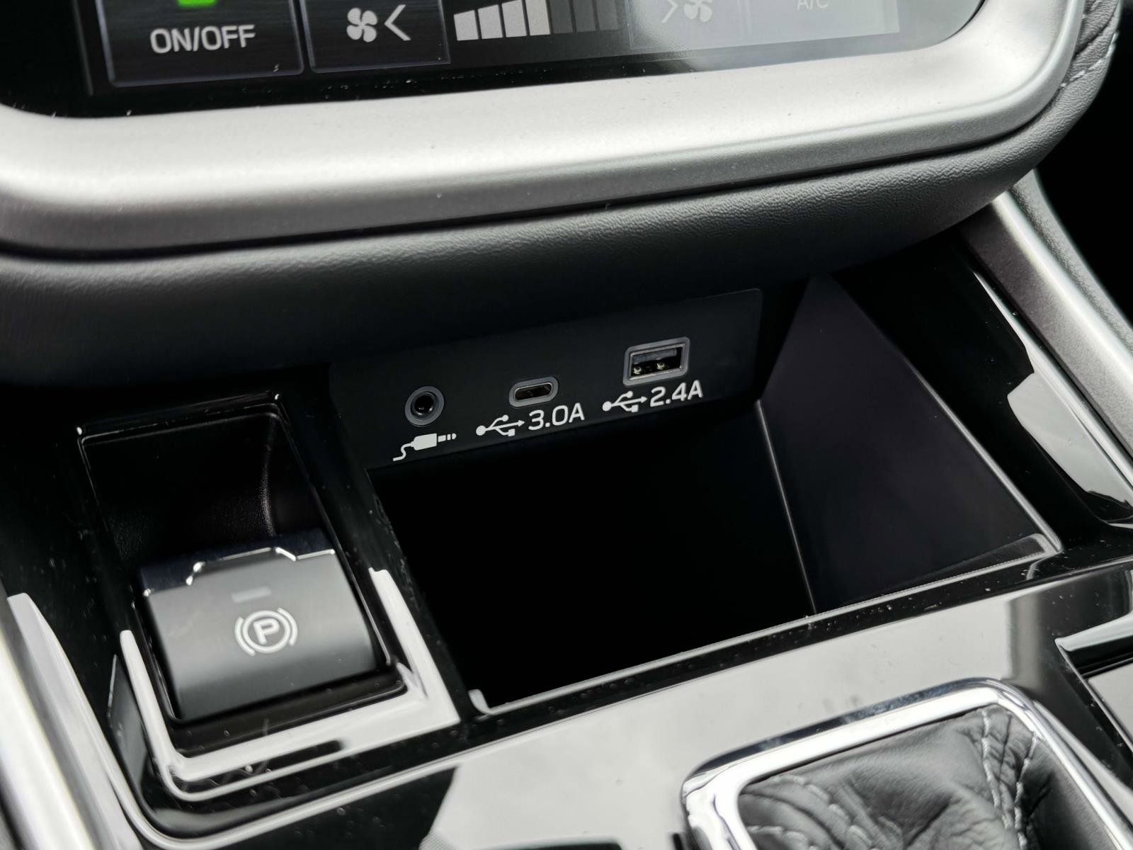2025 Subaru Outback Touring photo 13