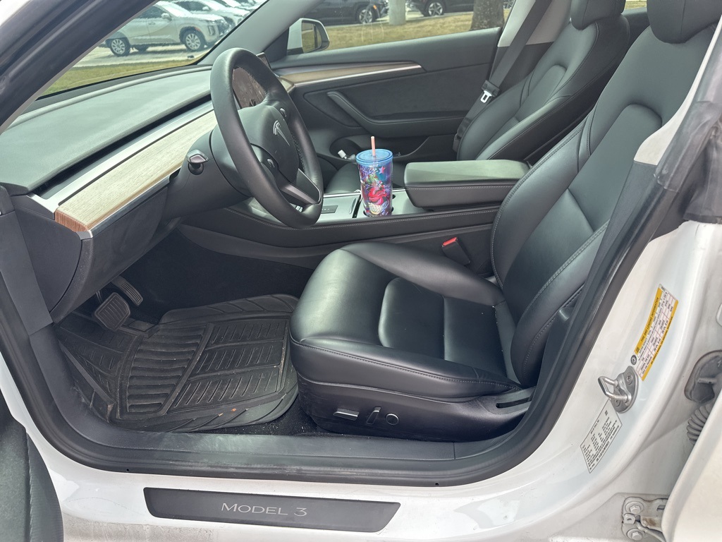 2021 Tesla Model 3 Standard Range Plus photo 3