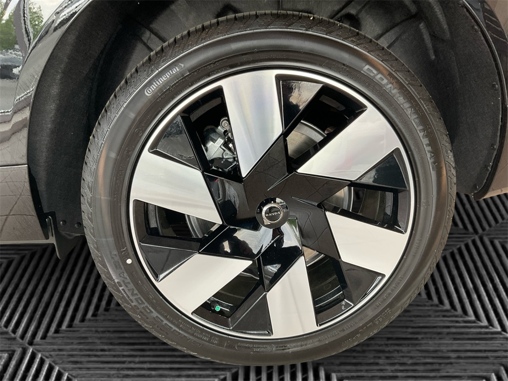2025 Volvo XC60 Recharge Hybrid T8 Plus photo 13