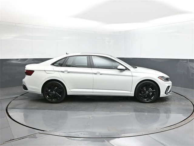 2025 Volkswagen Jetta 1.5T SE photo 19