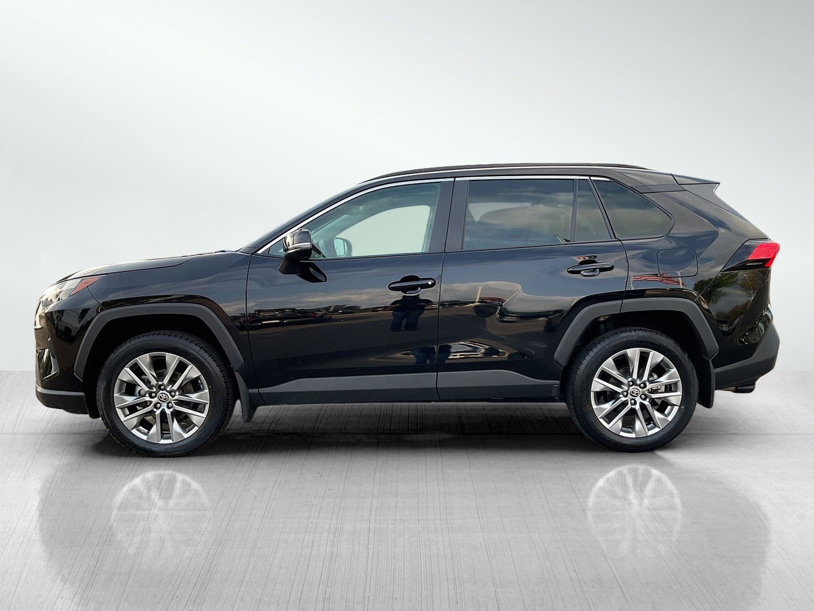 Used 2024 Toyota RAV4 XLE Premium with VIN 2T3A1RFV4RC405393 for sale in Brainerd, Minnesota