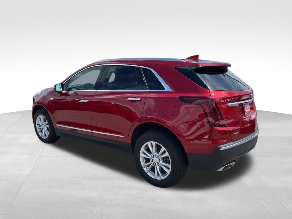 2022 Cadillac XT5 Luxury photo 3