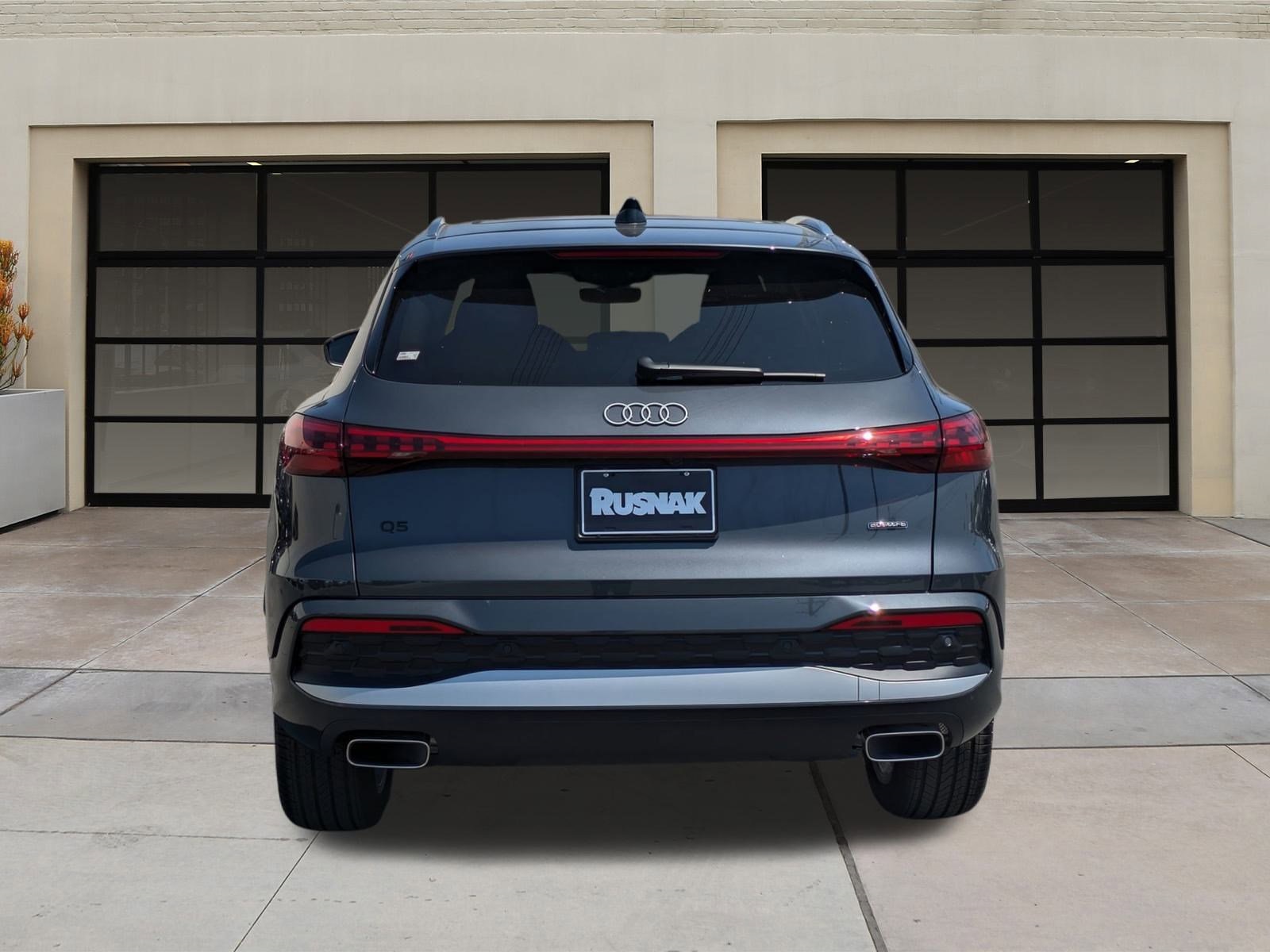 2025 Audi Q5 2.0T Premium Plus photo 3