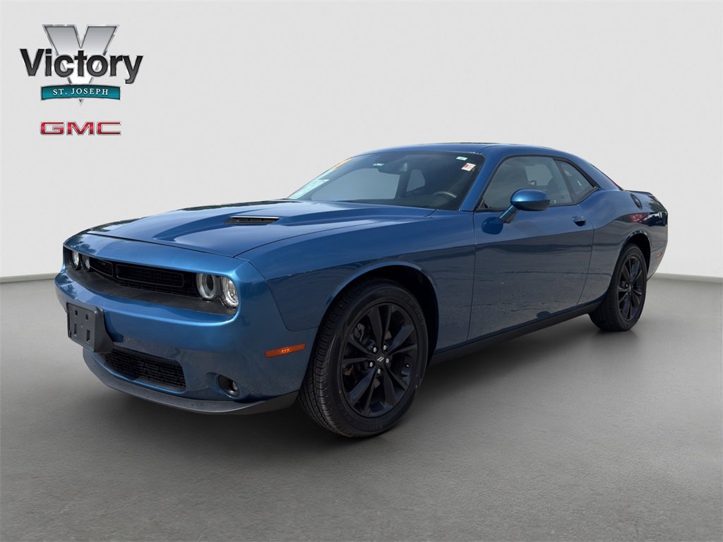 2021 Dodge Challenger SXT photo 4