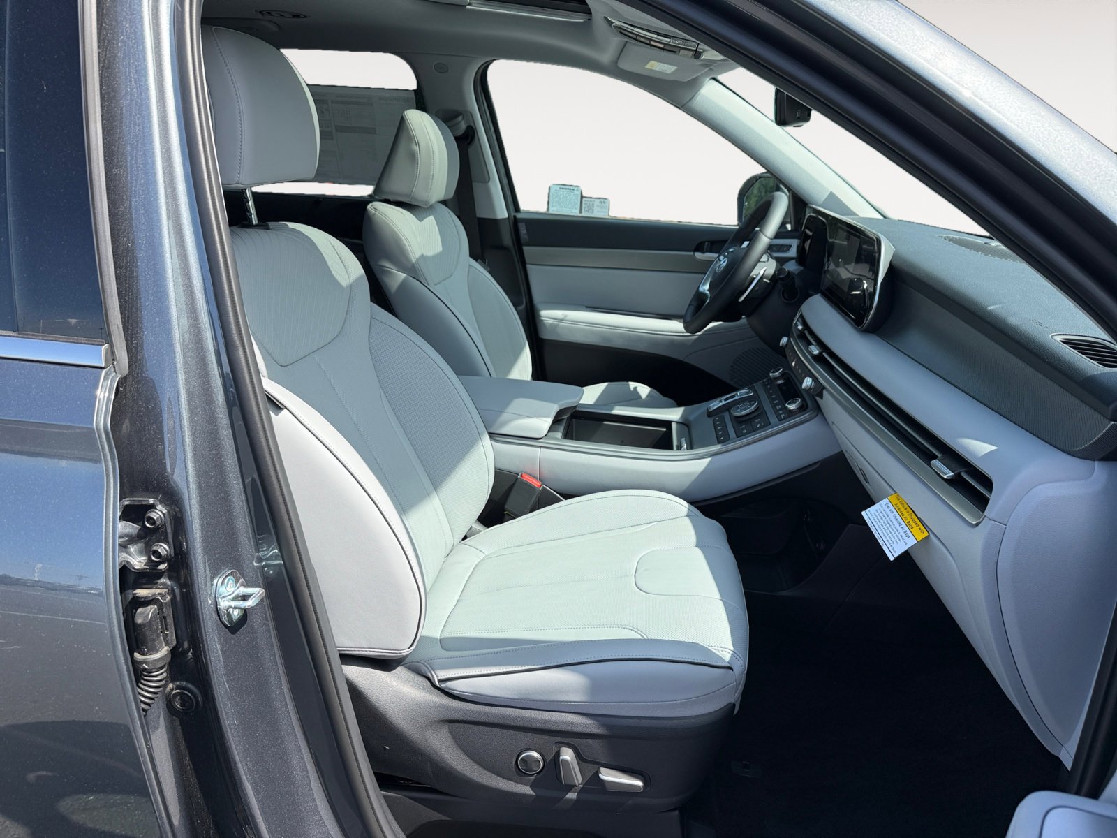 New 2025 Steel Graphite Hyundai SEL Premium AWD image 19