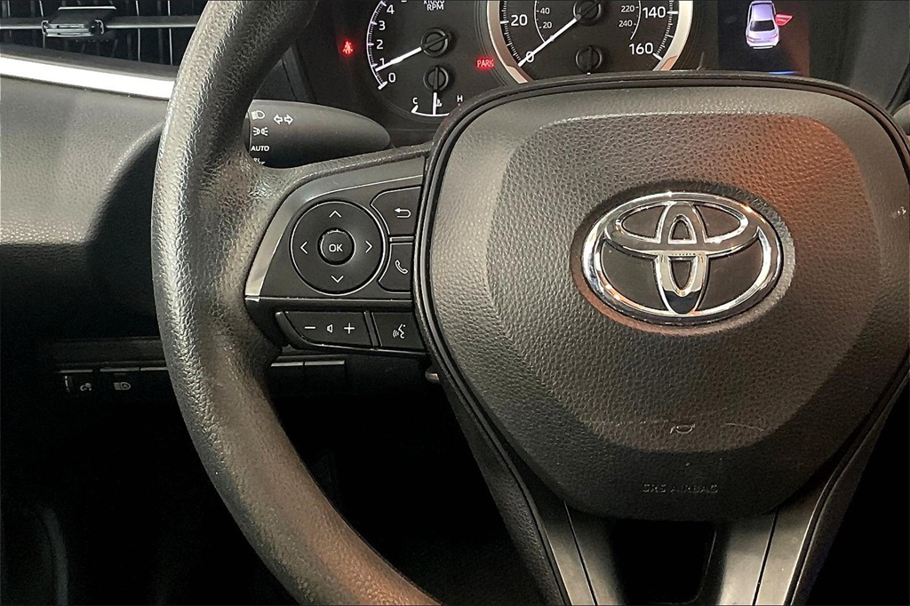 2022 Toyota Corolla LE photo 17