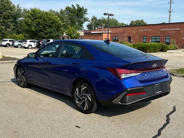 2025 Hyundai Elantra SEL Sport photo 7