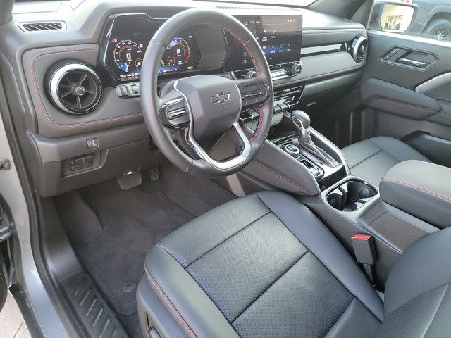 2025 Chevrolet Colorado Z71 photo 13