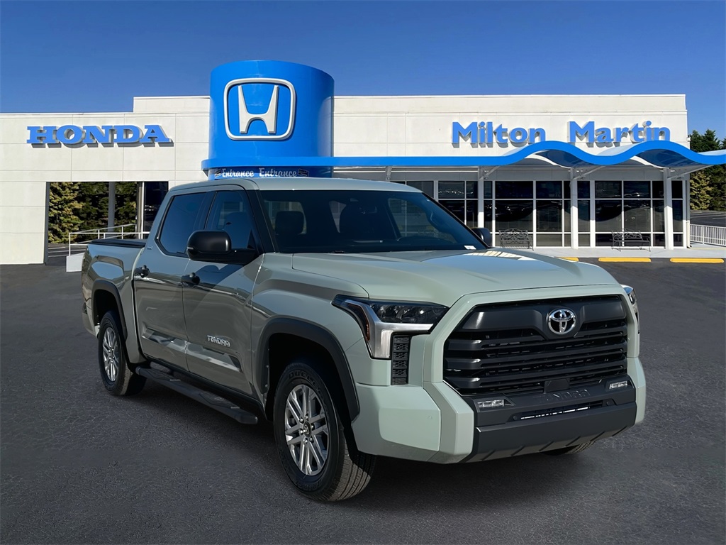 2025 Toyota Tundra SR5's photo
