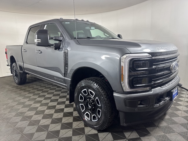 2026 Ford F-350 Super Duty Platinum's photo