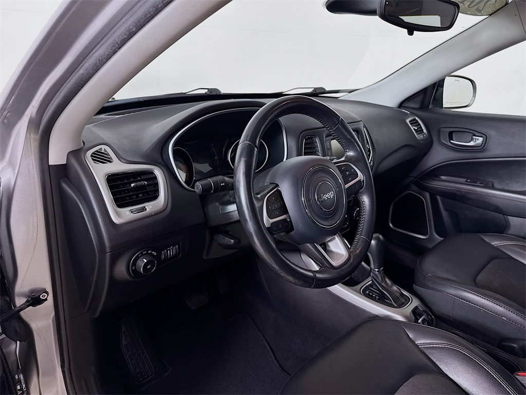 2018 Jeep Compass Latitude photo 13