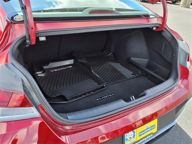 2024 Hyundai Elantra SEL photo 24