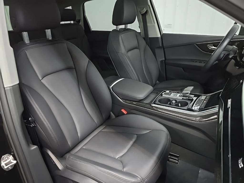2023 Audi Q7 55 Premium photo 14