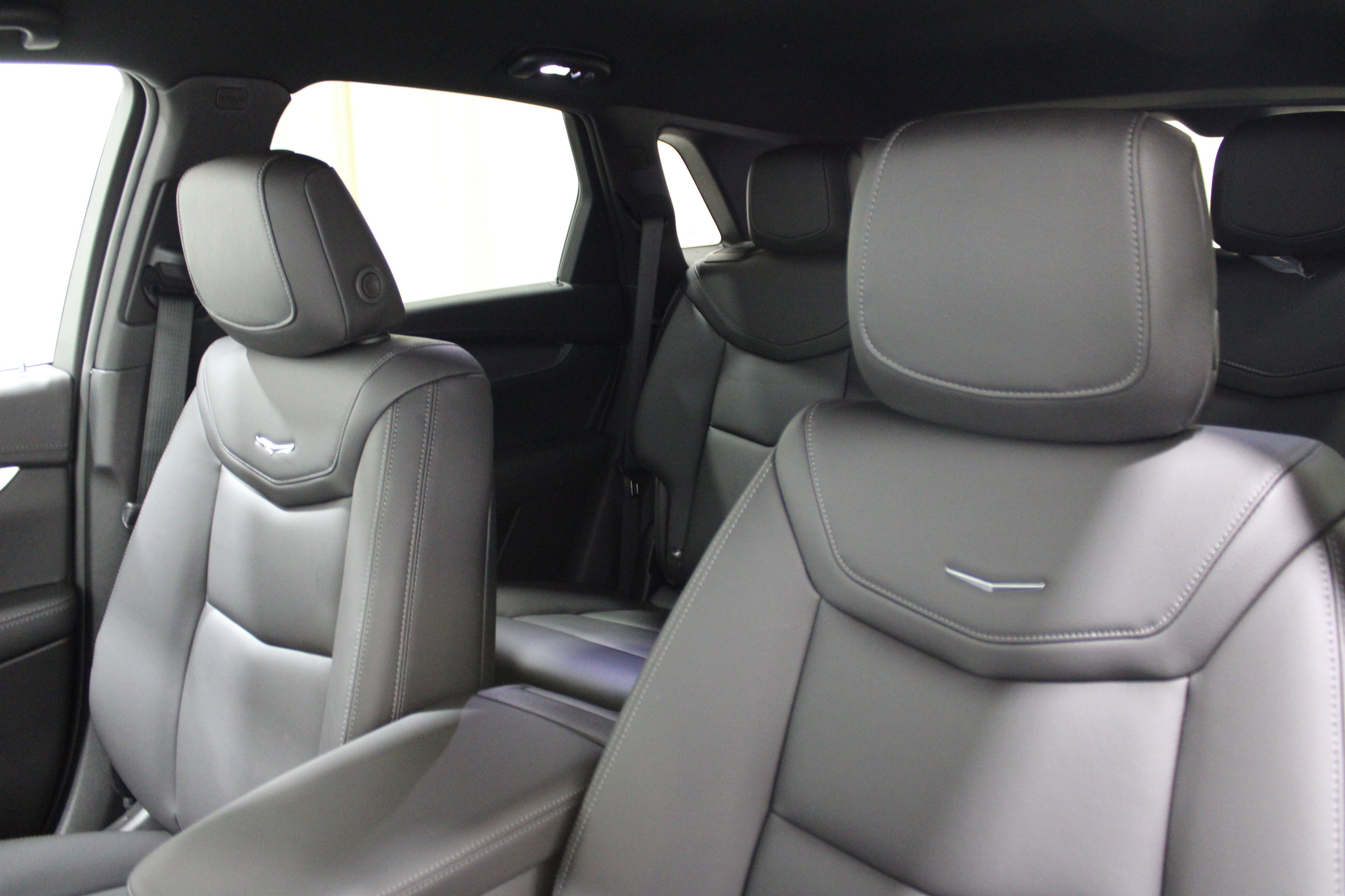 2026 Cadillac XT5 Luxury photo 2