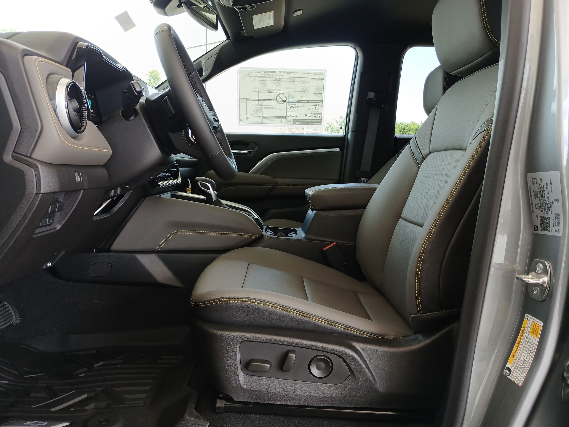 2025 Chevrolet Colorado ZR2 photo 18