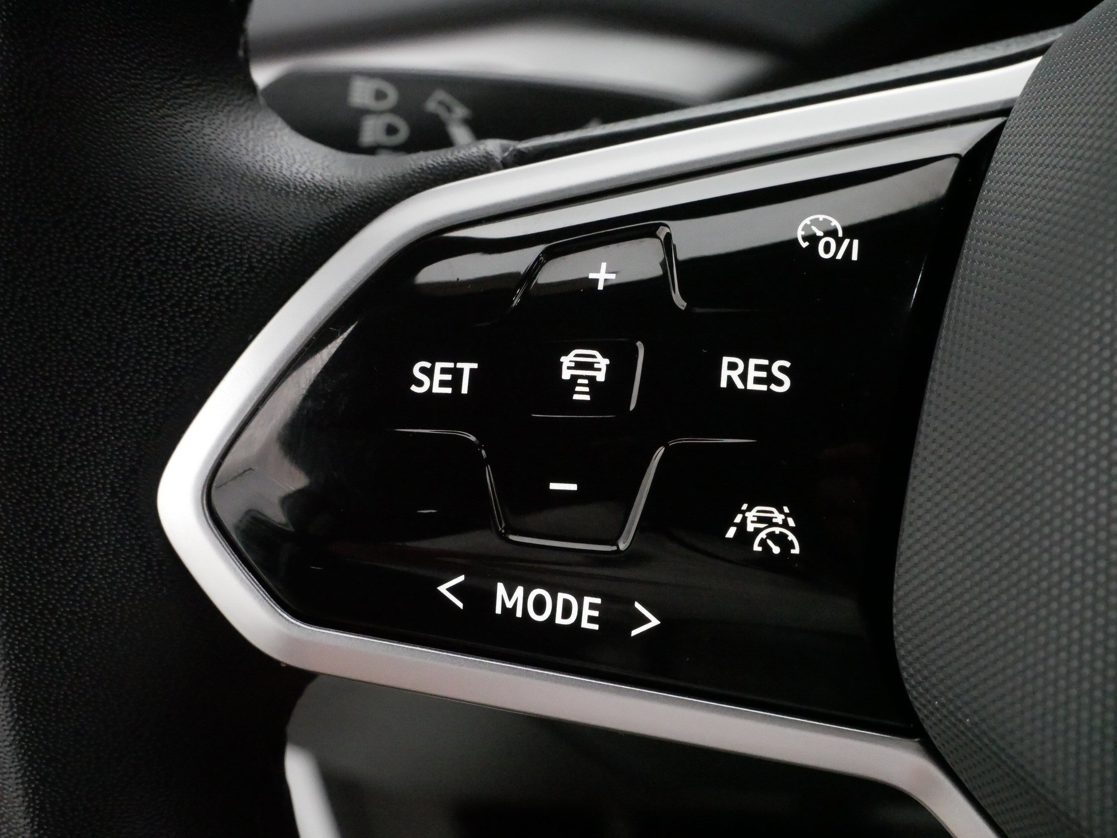 2023 Volkswagen ID.4 Pro Plus photo 25