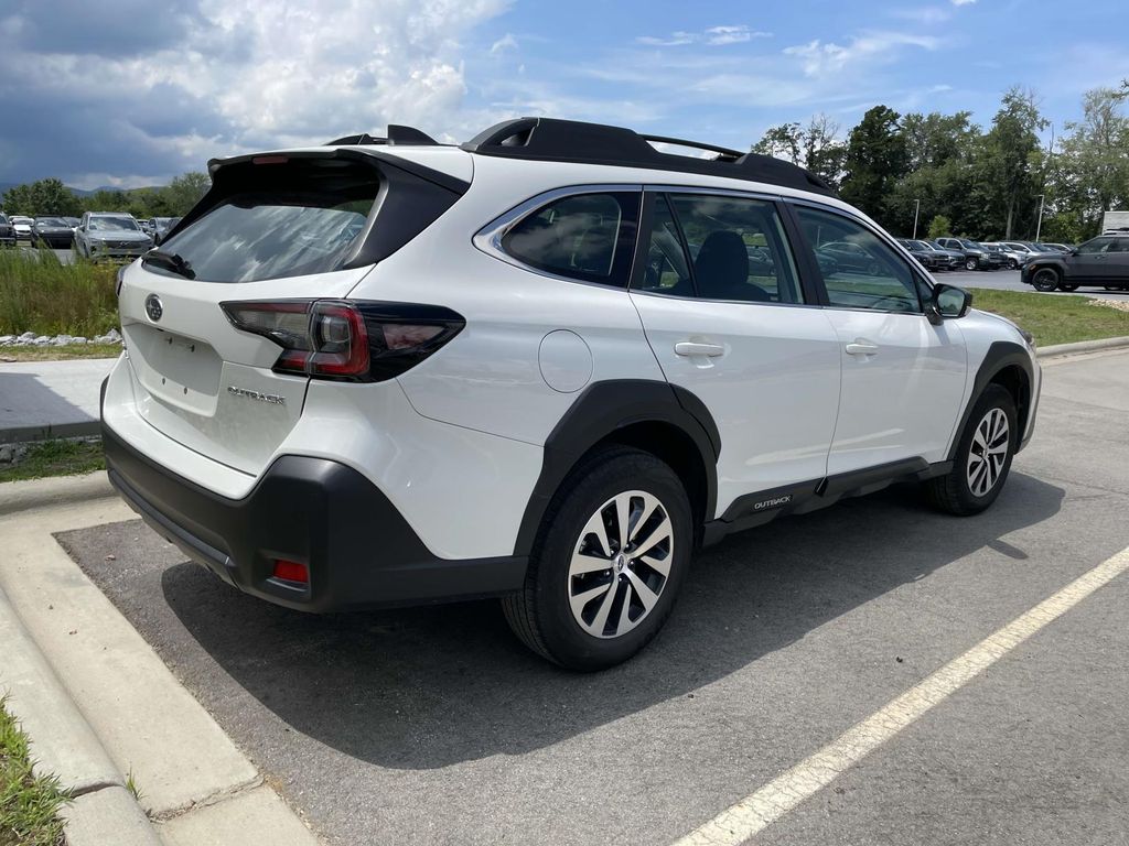 2024 Subaru Outback Base photo 4
